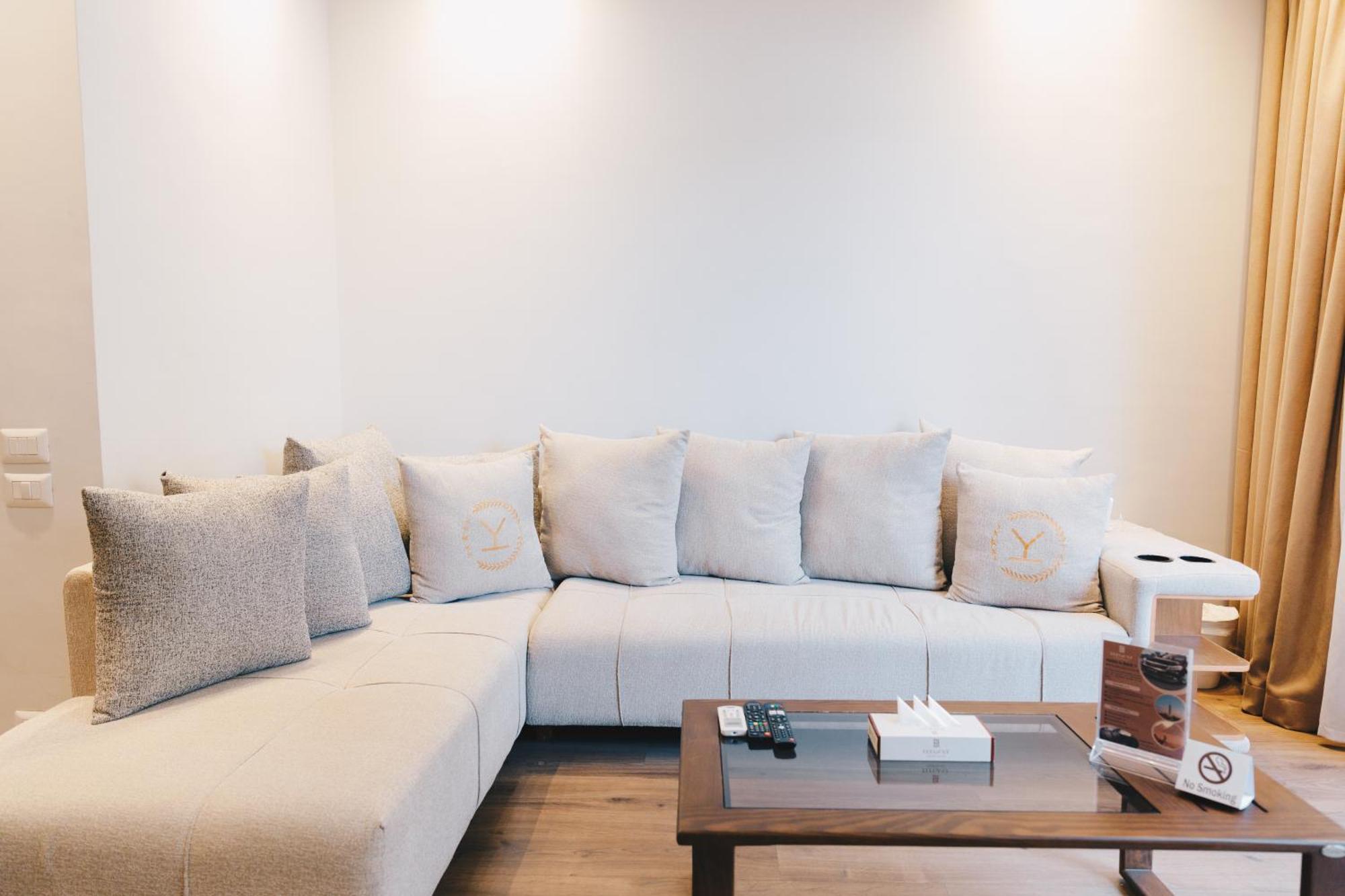 The Suites Near Auc By Elegant Cairo Exterior foto